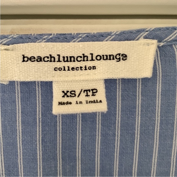 🖤5/$25 beachlunchlounge Blue Striped Ruffle Sleeve Blouse - Picture 5 of 12